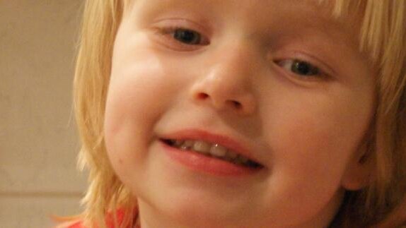 Naukowcy zalecają pastę fluoryzowaną dla dzieci