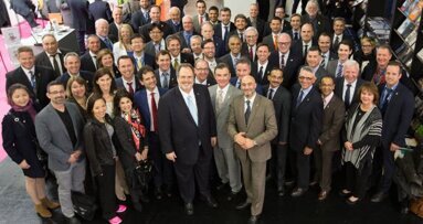 טרקלין Dental Tribune - בו נפגשים מי ומי של עולם רפואת שיניים.