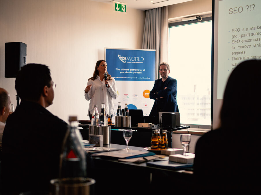 Josefine Ross and Lars Weber from Berlinaten presented Search Engine Optimization solutions. (Photograph: Tom Carvalho, DTI)