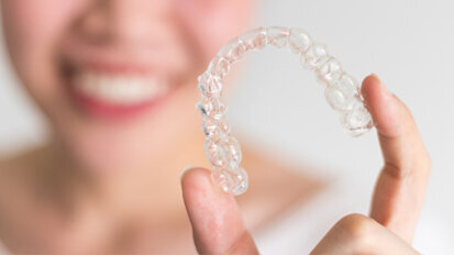 Důkaz pandemie? Společnost Align Technology prodala v roce 2020 rekordní počet průhledných alignerů