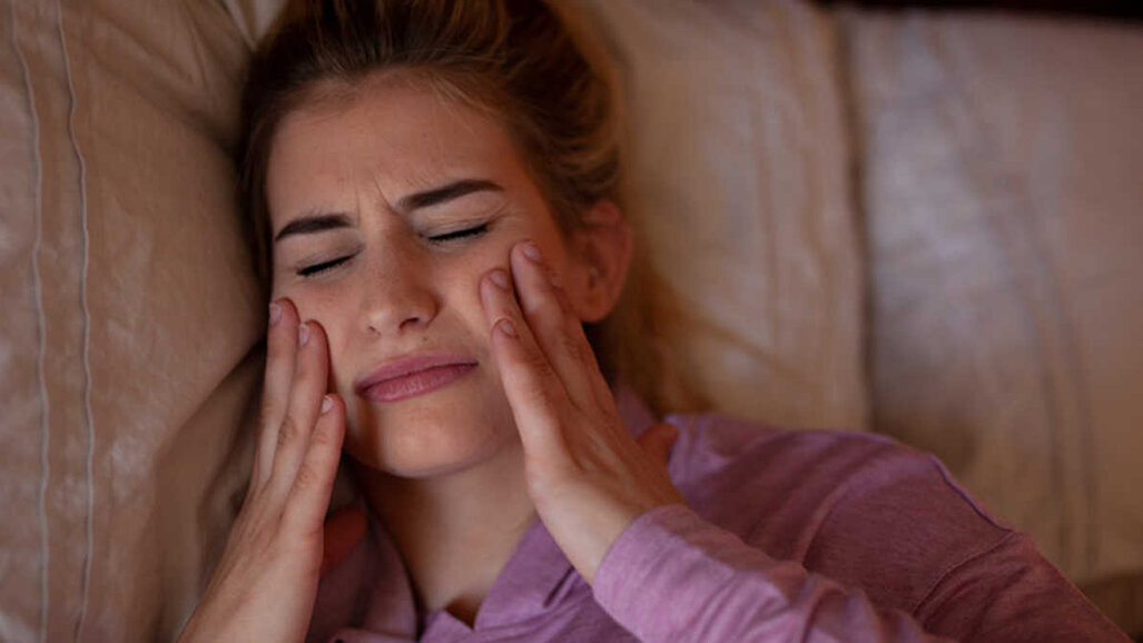 Novo dispositivo de monitoramento de bruxismo em casa é altamente preciso, descobrem pesquisadores