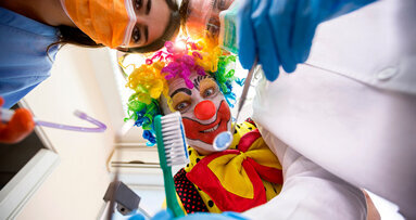 Il Patch Adams nello studio: effetti terapeutici dell’umorismo