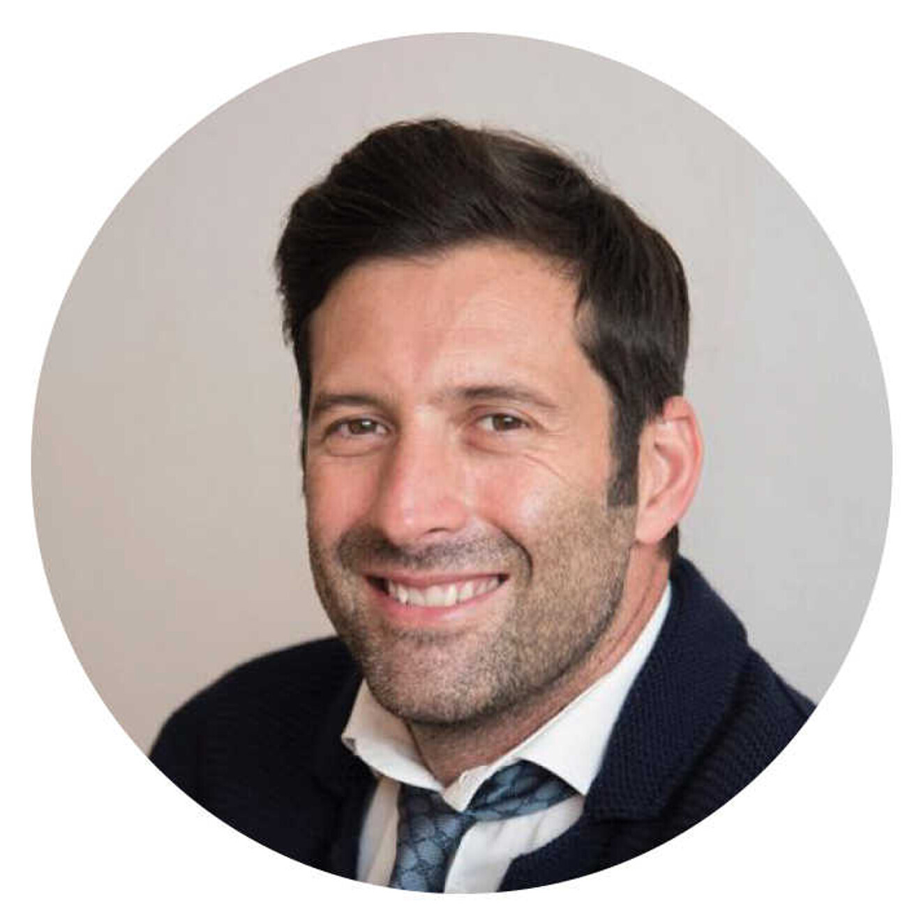 Dr Simone Marconcini, Italie – Équilibre microbiologique et résultats esthétiques des implants à  émergence zircone. 