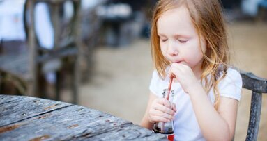 Изследователи предупреждават относно опасността от киселинните напитки