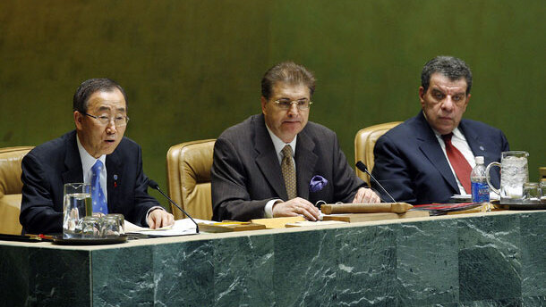 UN says 33.2 million people living with HIV