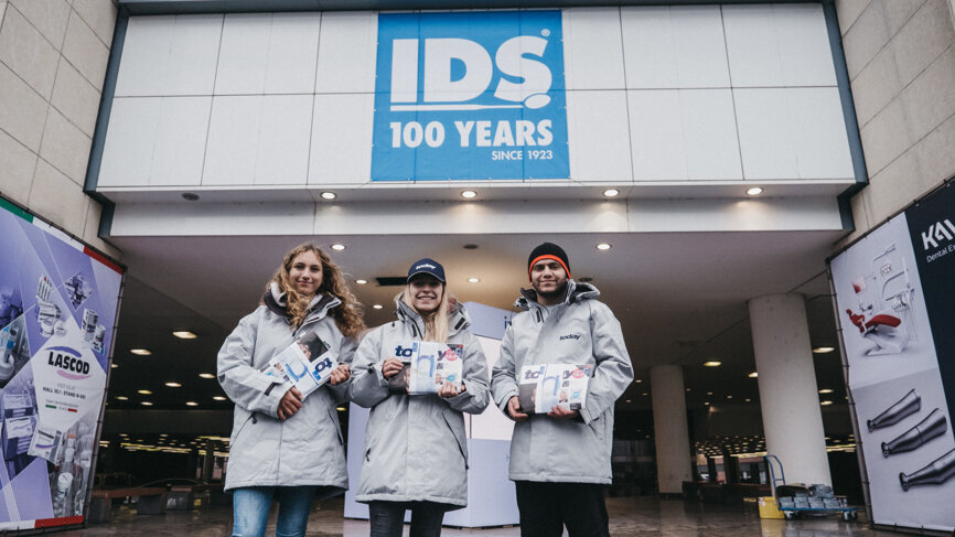 Guests of IDS had access to the most exclusive fair news, programme information and impressions via the daily issues of today, available free of charge. (Image: Robert Strehler)