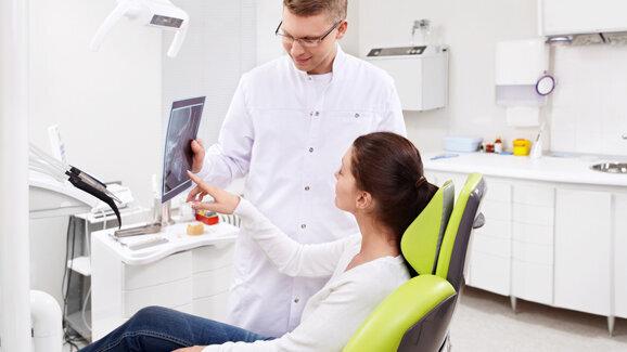 Zahnärztemangel – auf dem Land und in der Stadt