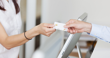 Spitzelaktion der Krankenkassen mit Ausweisen entgegenwirken