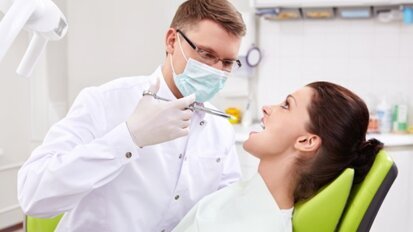 Din 2007 până în prezent, aproximativ 14.000 de medici au plecat să profeseze în străinătate. Anul trecut, au plecat din România mai mult de 2.400 de specialişti.