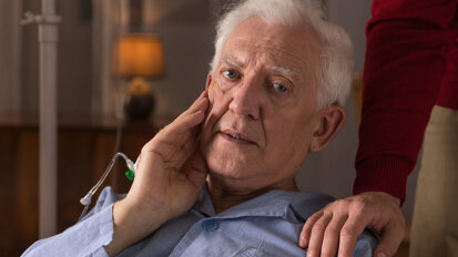 Frequency of dental visits dramatically decreases after dementia diagnosis