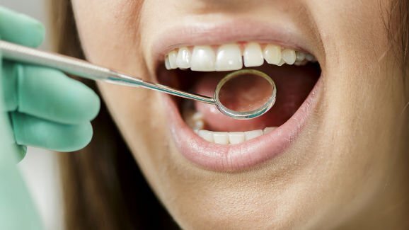 אנשי מקצוע בתחום בריאות פה יכולים לשחק תפקיד חשוב יותר באיתור מחלה כרונית