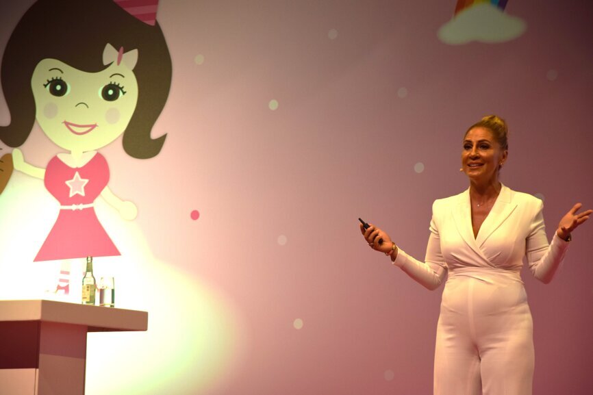 Dr. Mariana Mintcheva sprach unter anderem über die Zahnpflegeprodukte von MINT.