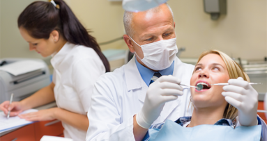 Zahnärzte arbeiten lieber in kleinen Teams zusammen