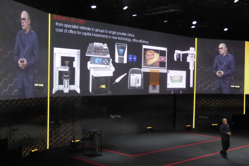 El experto en implantología norteamericano Peter Wohrle fue el presentador del evento, de los conceptos y desarrollos de Nobel Biocare, que incluyeron el flujo digital del trabajo clínico.