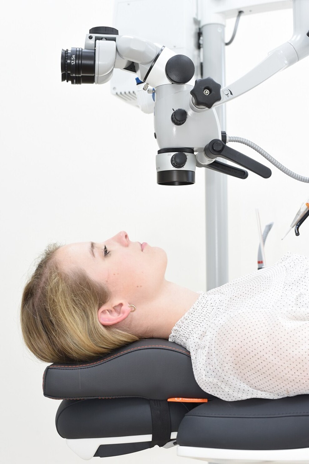 Fig. 2: The Happynecks headrest offers complete comfort and relaxation during treatment. (Image: Nurcan Yilmaz-Vukkink)