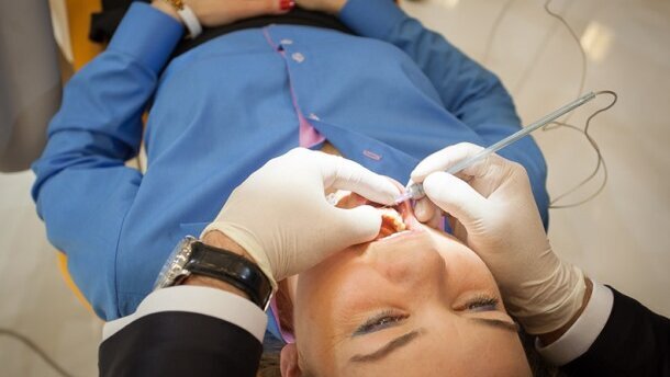 Bolesne znieczulenia to jedna z przyczyn próchnicy