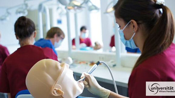 Uni Witten/Herdecke bei Zahnis beliebt wie nie zuvor