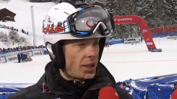 Skilegende Thomas Sykora schlägt sich Zahn aus