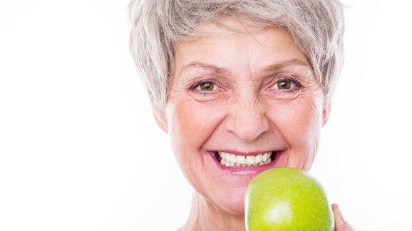 Verlustrisiko von Zahnimplantaten bei Frauen geringer