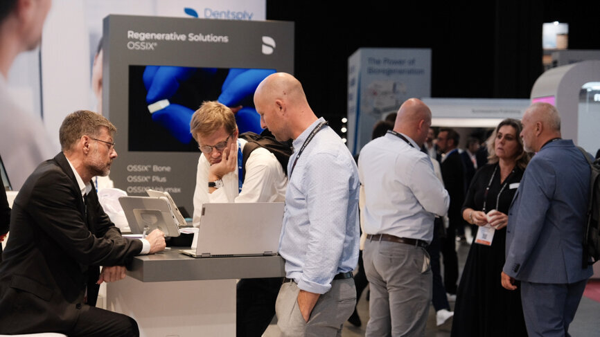 Participants learn more about Dentsiply Sirona's OSSIX® product line, which offers advanced solutions for guided bone and tissue regeneration.