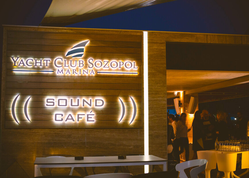 Dinner and dance at the Yacht Club Sozopol Marina. (Photograph: Tom Carvalho, DTI)