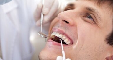 Το φύλο του ασθενή πρέπει να θεωρηθεί ένας εξατομικευμένος παράγοντας κινδύνου για την εκτίμηση κινδύνου ανάπτυξης περιοδοντίτιδας