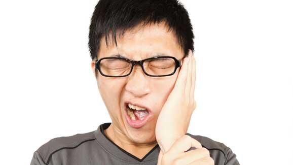 Umfrage: Beim Zahnarzt werden Helden klein