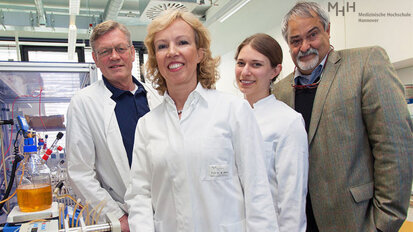 Förderung innovativer Forschung: Damit Implantate länger halten