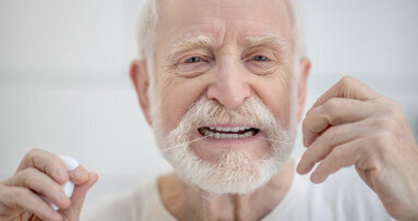 Zahnseide bietet Schutzwirkung für die Herzgesundheit