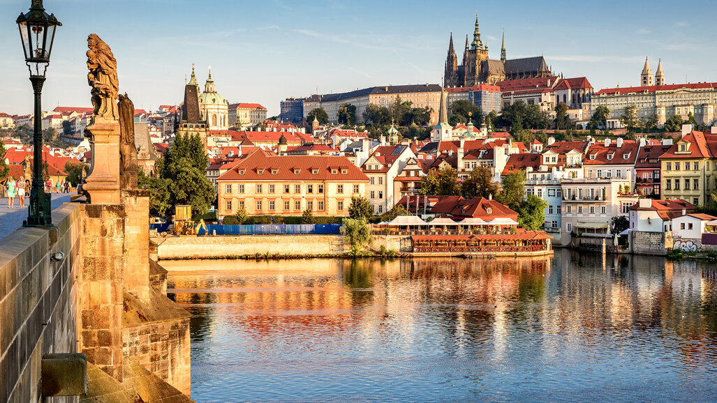 IOS - 15th International Orthodontic Symposium & 5th EAO Academy in Prague