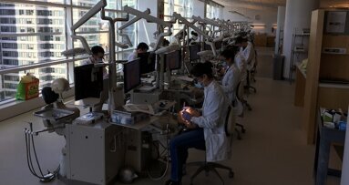 New mirror trainer may improve dentists’ motor skills, study suggests