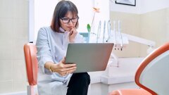 Pracovní postup podporovaný AI by mohl zubním lékařům pomoci vyvíjet specializovaný software