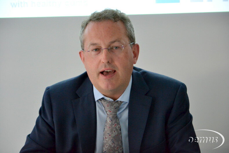 Dr Xavier Struillou coordinated European Gum Health Day 2018.