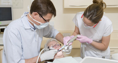 VmF fordert mehr Teamwork bei Pflegebedürftigen