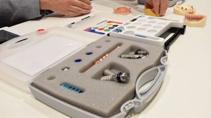 Interview: „Wir bieten das weltweit kleinste Halteelementsystem für die Hybridprothetik“ Interview: „Wir bieten das weltweit kleinste Halteelementsystem für die Hybridprothetik“