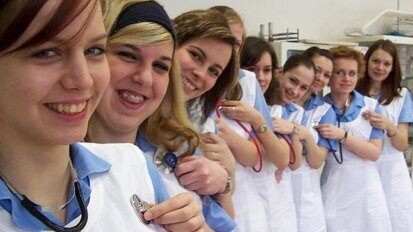 Pielęgniarki i położne funkcjonariuszami publicznymi