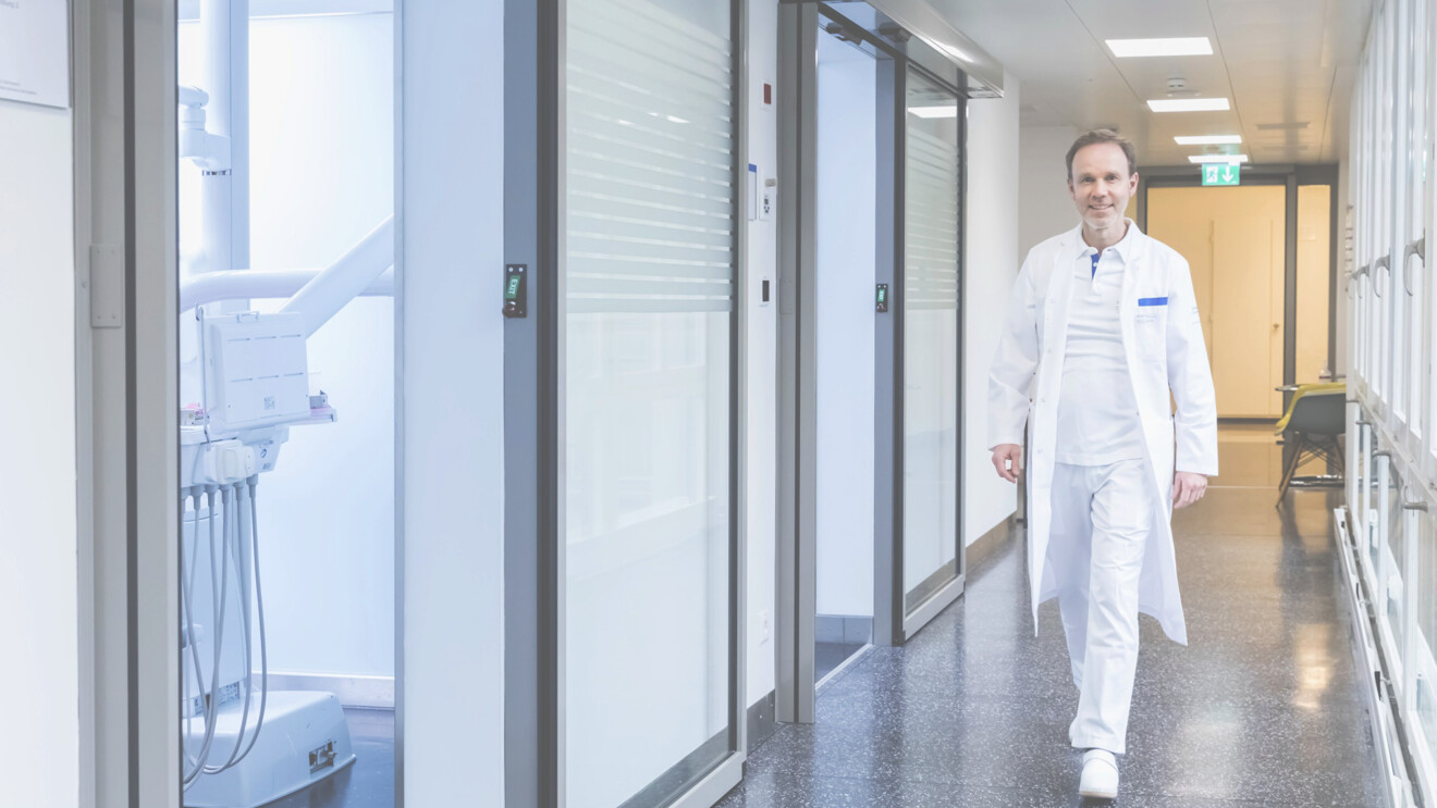 Il Prof. Ronald Jung è direttore della Clinica di Odontoiatria Ricostruttiva dell'Università di Zurigo (Immagine: Prof. Ronald Jung).