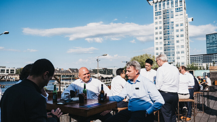 Set in a relaxed urban beach atmosphere, the party featured live music and provided ample opportunity for engaging conversations with colleagues and business partners.