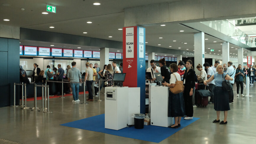 The congress focuses on three main topics: advances in digital technology, challenges and considerations for the frail patient demographic, and peri-implantitis.