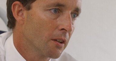 „Die dentale Implantologie ist heutzutage eng verbunden mit der regenerativen Therapie“