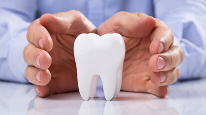 Researchers use snowflakes to explain tooth enamel formation Researchers use snowflakes to explain tooth enamel formation