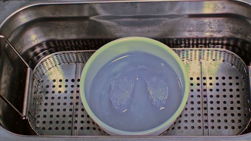 Fig. 40_Pulitore ad ultrasuoni. 