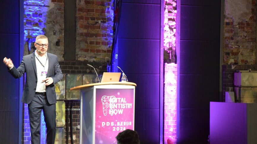 Dr Grzegorz Wasiluk presented on a fully digital approach for All-on-X fixed and removable prosthetic reconstructions using the new SmartFlag by APOLLO. 