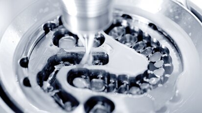 Titane et chrome-cobalt – métaux durs pour la fabrication CAD/CAM