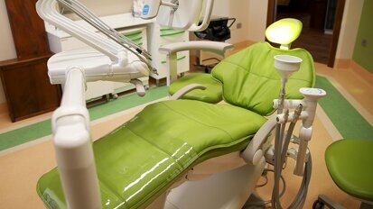 Dental Trey installa 16 riuniti A-dec nell’area First Class di CalabroDental