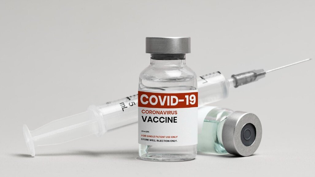 Rośnie liczba zakażeń COVID-19, resort zdrowia zamawia nową szczepionkę