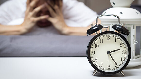 Schlafstörungen und Implantatkomplikationen