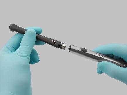 Fig. 3 - I singoli puntali possono essere facilmente scambiati, ad es. la punta di fotopolimerizzazione (©Dentsply Sirona).