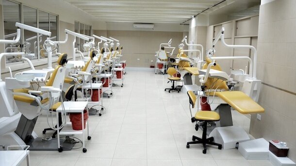 La Escuela de Posgrado de AOA ofrece más de 200 cursos e instalaciones de alta calidad