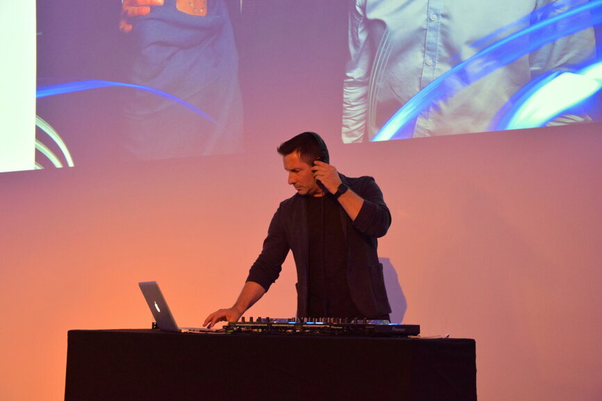 The background music ensured a pleasing ambiance. (Photograph: Franziska Beier, DTI) 